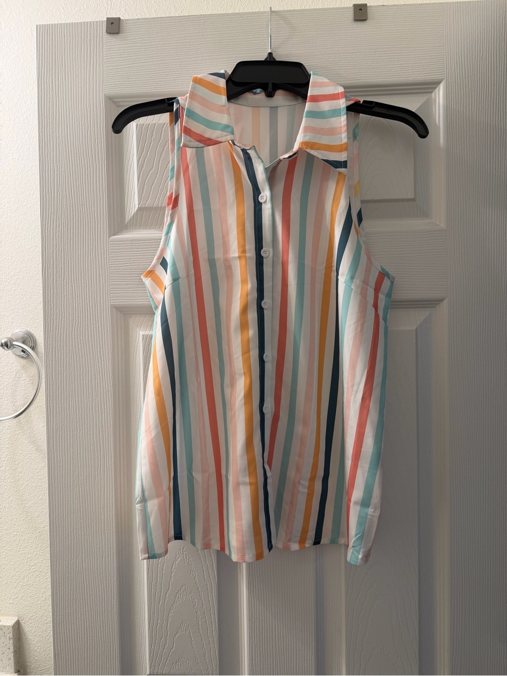 SHEIN Multicolor Vertical Stripe Sleeveless Button-Up Top